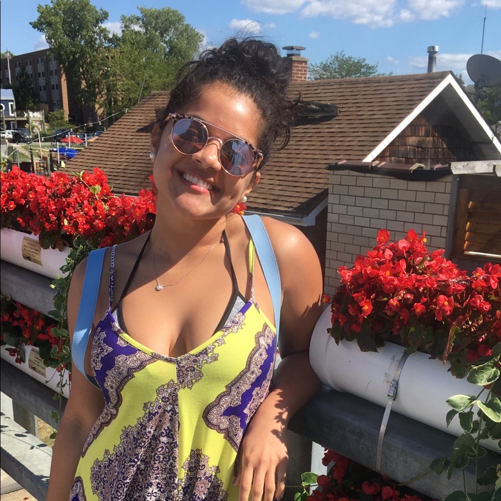 Meet your Posher, Camila